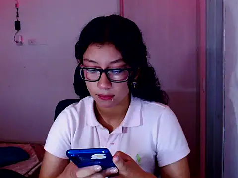 Ivonnybonn online show from January 13, 8:35 pm