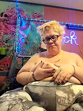 violentviolet68 online show from December 21, 5:28 pm