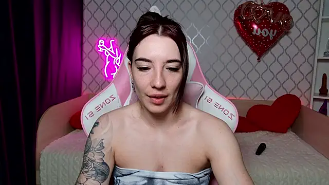 Curious Lily online show from March 19, 12:48 am