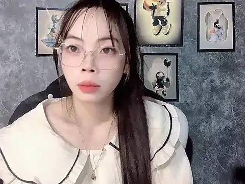 Snapshot of Ellie039 chatting on October 19, 5:37 pm Ellie039 online show from October 19, 5:37 pm