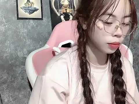 Snapshot of Ellie039 chatting on September 30, 8:24 pm Ellie039 online show from September 30, 8:24 pm