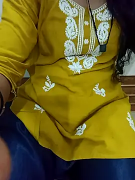 Snapshot of Meenu_rani6 chatting on October 3, 6:40 am Meenu rani6 online show from October 3, 6:40 am