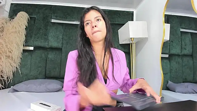 Misaki Kai online show from December 2, 7:10 am