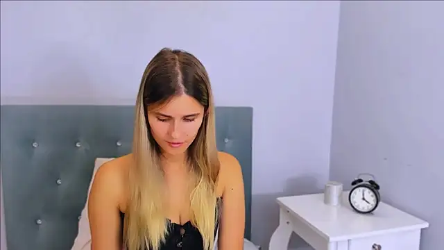 CatrinAmore online show from October 20, 6:38 am