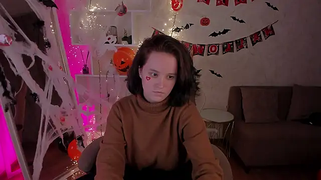 Violet Ferguson online show from October 29, 6:32 pm