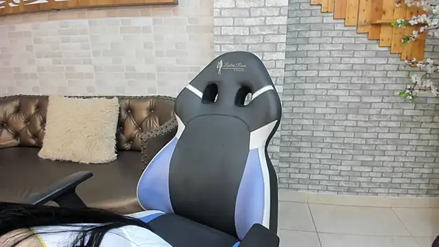 Alisonn Doll online show from January 17, 7:32 pm