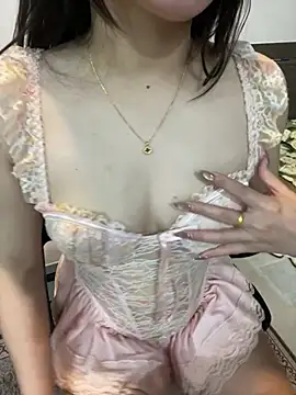 lee ly online show from April 23, 7:38 pm