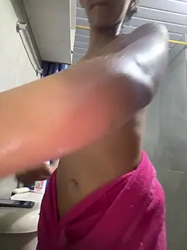 miluwatson online show from December 19, 10:13 pm