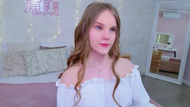 Lili Lohan online show from April 22, 5:04 am