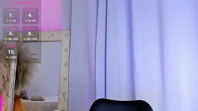 mia juicy  online show from December 4, 8:53 pm