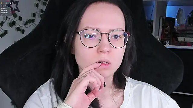 power robynn online show from November 15, 4:30 pm