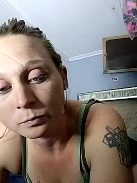 Queen2454 online show from April 15, 8:04 am