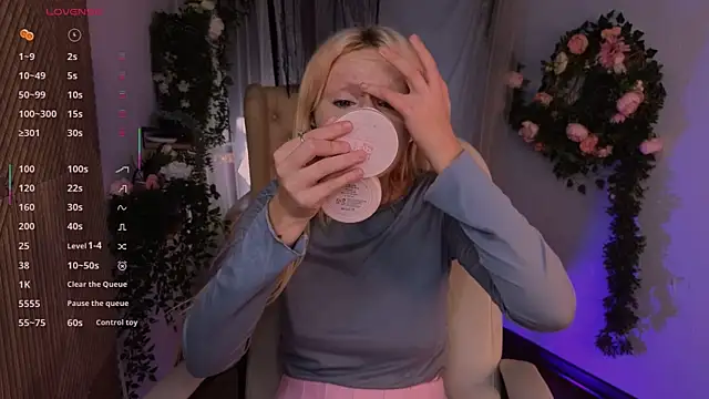 kitten murray  online show from November 18, 5:41 am