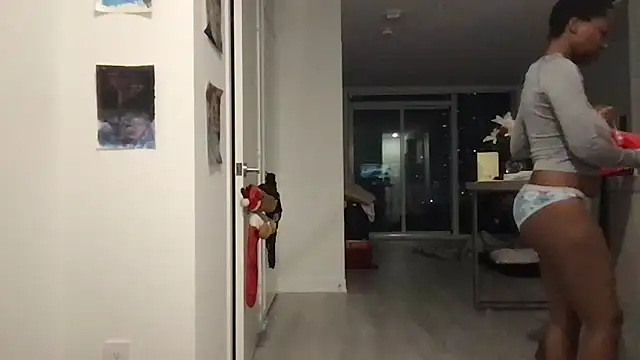 tia   fox online show from February 18, 6:23 am