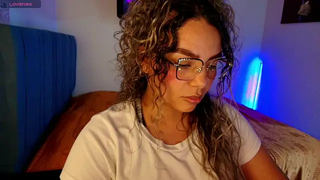 scarlet queen   online show from October 30, 2:25 am