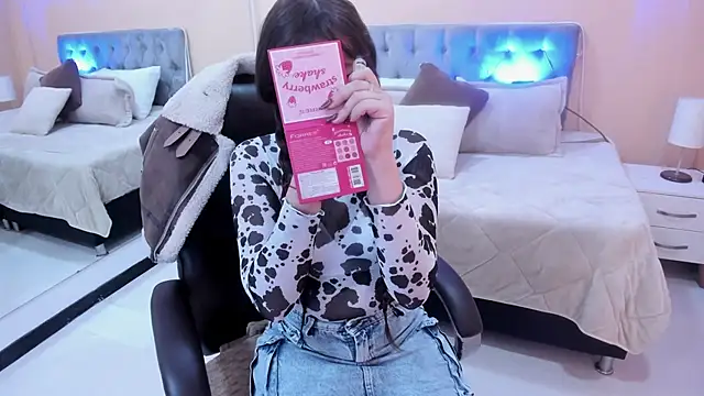 Scarlett  Cooper   online show from February 11, 7:26 pm