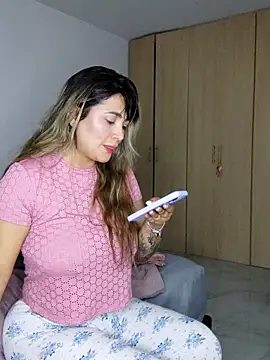 Zoe riivas online show from December 16, 1:00 am