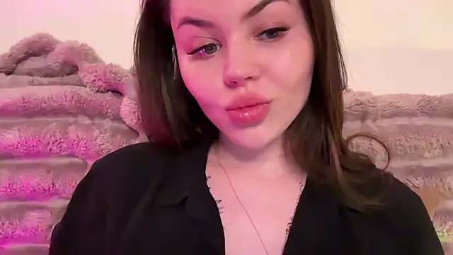 AlmaryKim online show from May 29, 8:18 pm