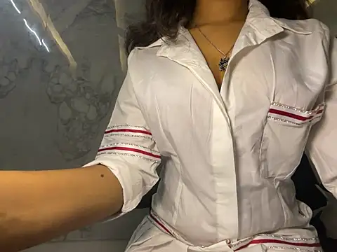 dubyzubygirl online show from February 3, 9:47 am