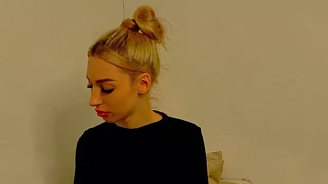 Sia a online show from January 11, 12:54 pm