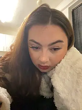 MadelineLeah online show from June 11, 1:16 am