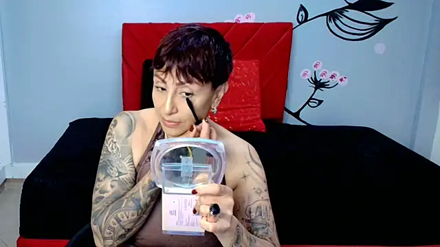Snapshot of Charlotte__Gray chatting on October 11, 12:30 pm Charlotte Gray online show from October 11, 12:30 pm