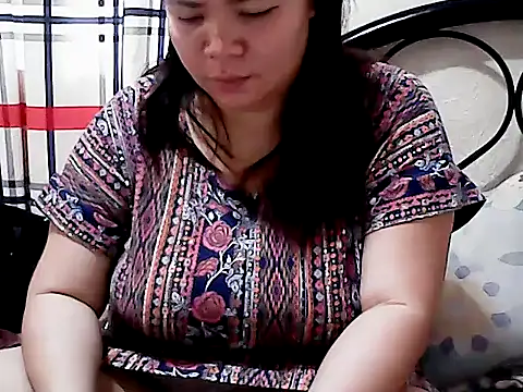 HornyPussie69 online show from April 4, 2:32 am