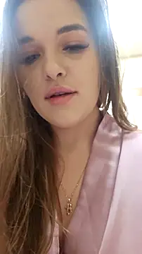 EmilyWhispers online show from February 10, 7:39 pm