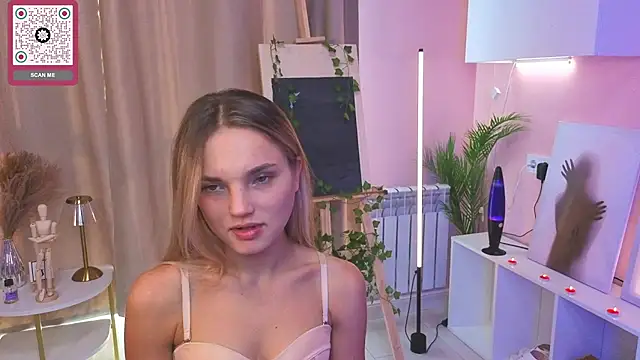 JulieLupo online show from October 14, 6:05 am