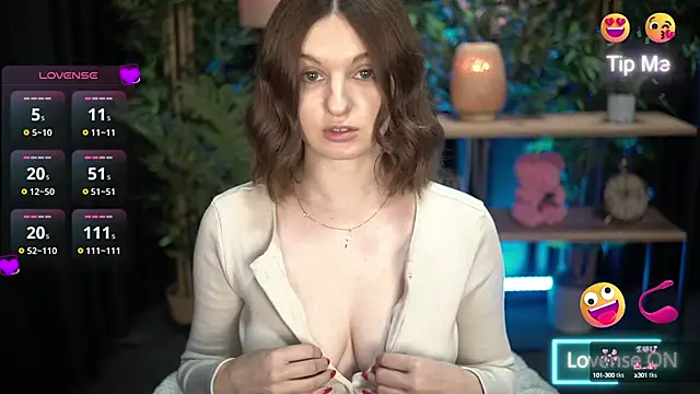 xoxo molly online show from October 14, 9:50 pm