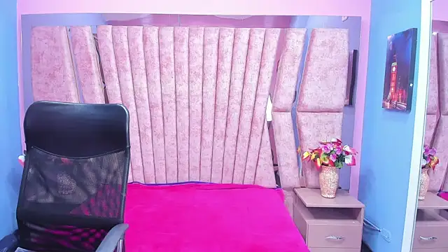 sarah sweett  online show from October 6, 1:17 pm