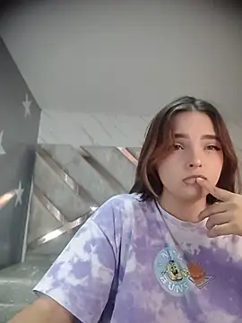 mia foster t online show from March 18, 1:49 pm