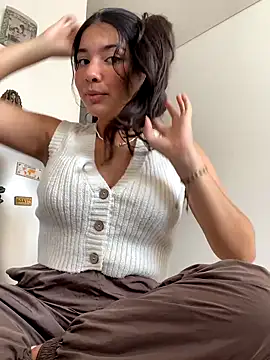 Snapshot of Jules_Angel chatting on October 7, 8:57 pm Jules Angel online show from October 7, 8:57 pm