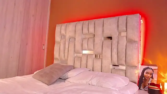 Emily knights online show from February 6, 8:23 pm