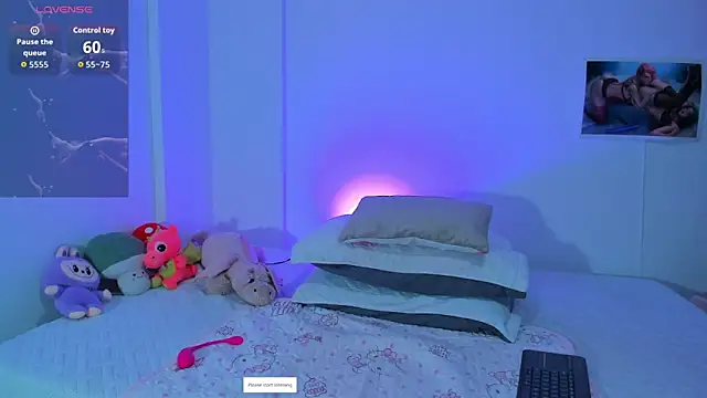 Miaengels  online show from March 27, 1:12 pm