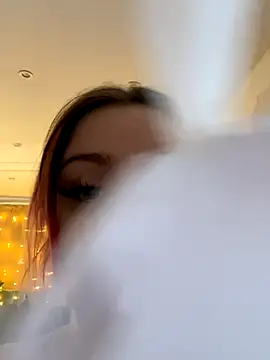 KellyMoors online show from November 1, 1:43 am