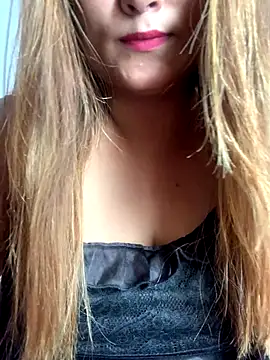 Snapshot of hottylover03 chatting on October 23, 7:14 am hottylover03 online show from October 23, 7:14 am