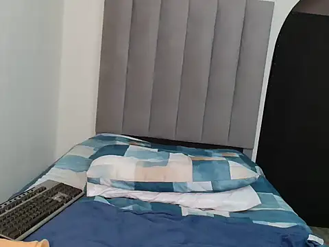 Sex bomb30 online show from October 29, 9:50 pm