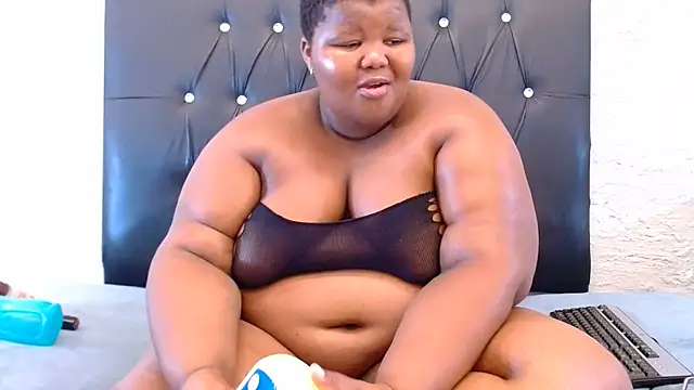 LadyBear2002 online show from March 21, 2:55 pm