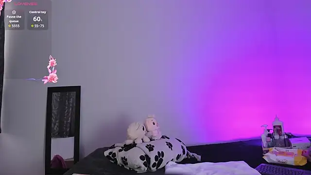 ValeStone online show from November 4, 8:25 pm