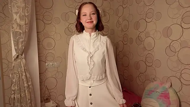 TrishGaugler online show from October 14, 5:59 pm