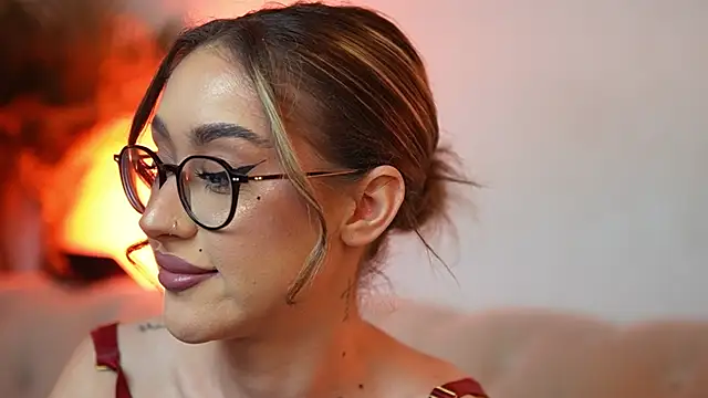 AileenKiss online show from April 14, 8:53 pm