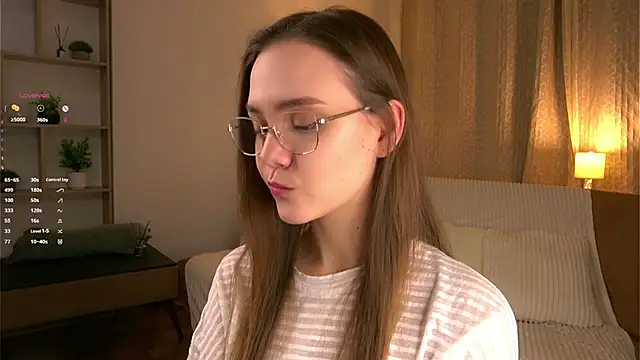 SweetSaraPie online show from March 13, 6:09 pm