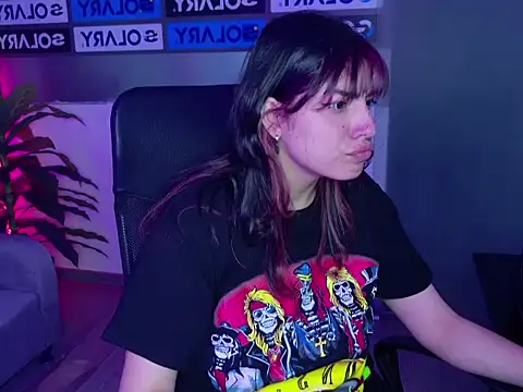 Violetta Swett  online show from November 14, 1:22 pm