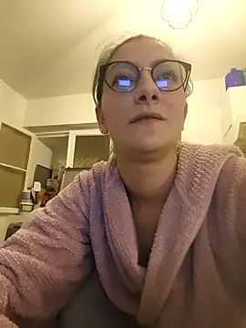 LonelyLu online show from October 5, 6:35 pm