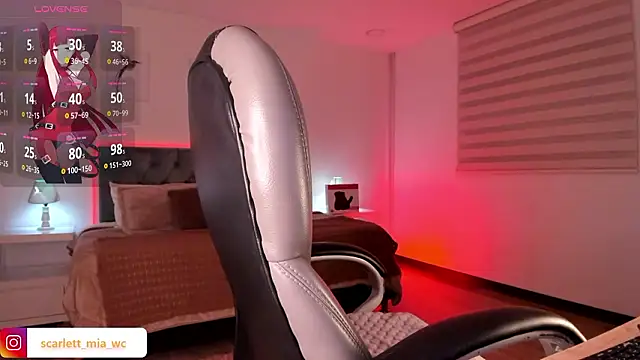 Scarlett fox   online show from March 26, 4:14 am