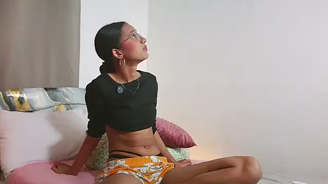 Snapshot of luna_valen chatting on October 6, 1:28 pm luna valen online show from October 6, 1:28 pm