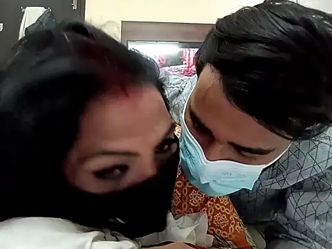 Snapshot of horny_milf_couple chatting on October 10, 8:58 pm horny milf couple online show from October 10, 8:58 pm