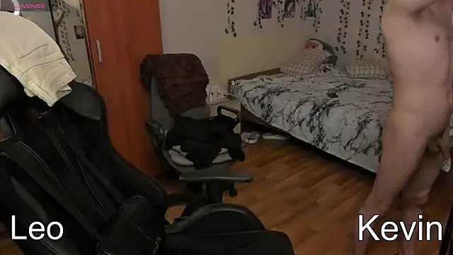 twink boysss online show from October 18, 10:33 pm