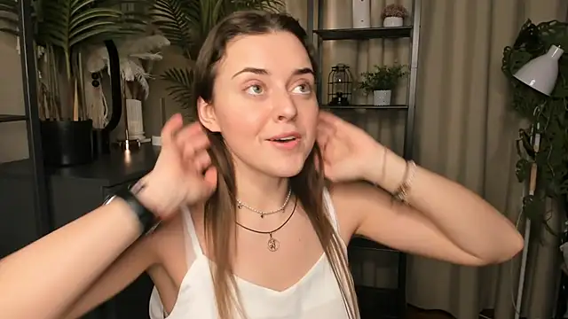 ThelmaJusto online show from November 27, 4:10 pm